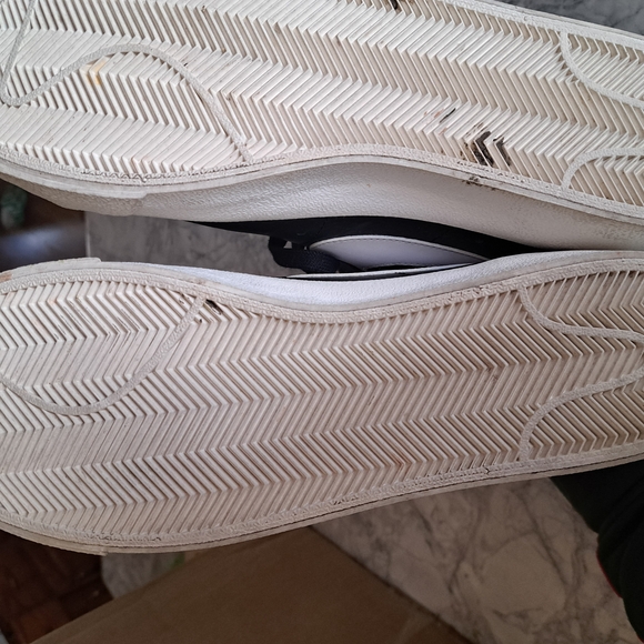 Nike Men's Black and‎ White High-Top Sneakers - Picture 4 of 5